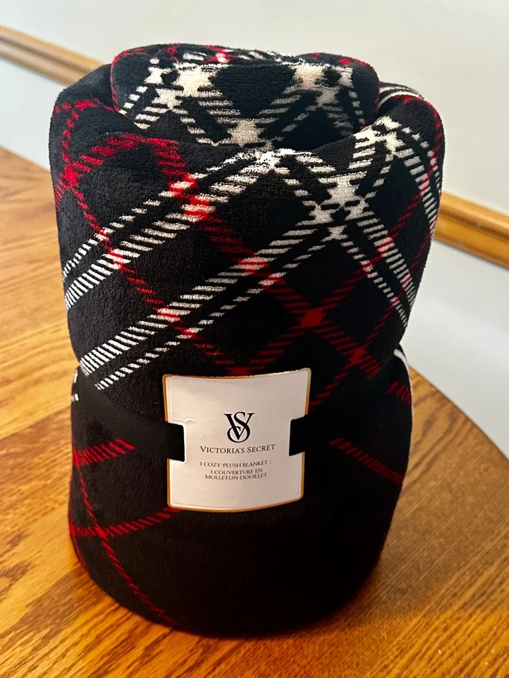 Victoria Secret Black Red White Throw Blanket